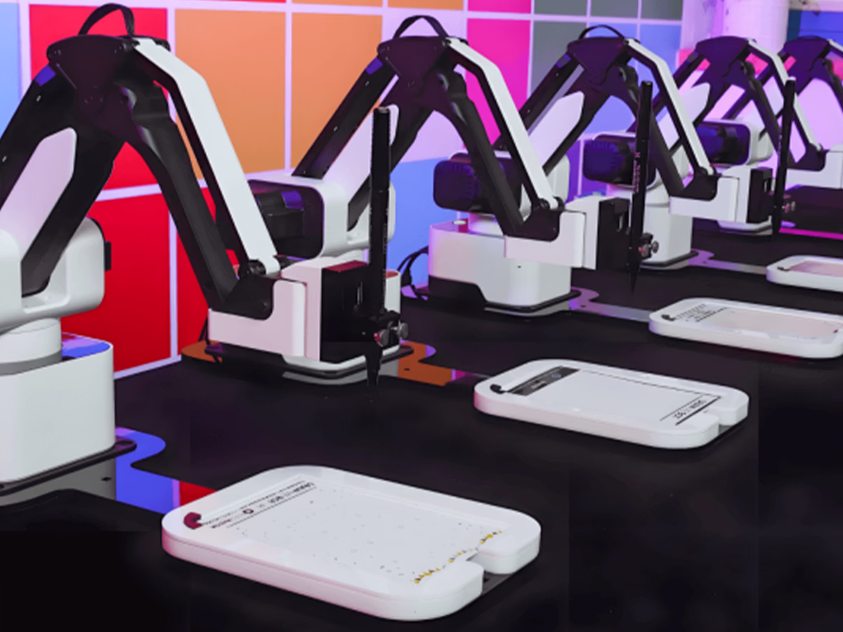 Multiple Draw Me Bots ready to create drawings